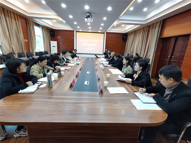 贵州开放大学和铜仁广播电视大学举行科研交流会